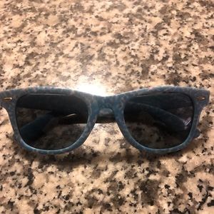 Lilly Pulitzer blue sunglasses
